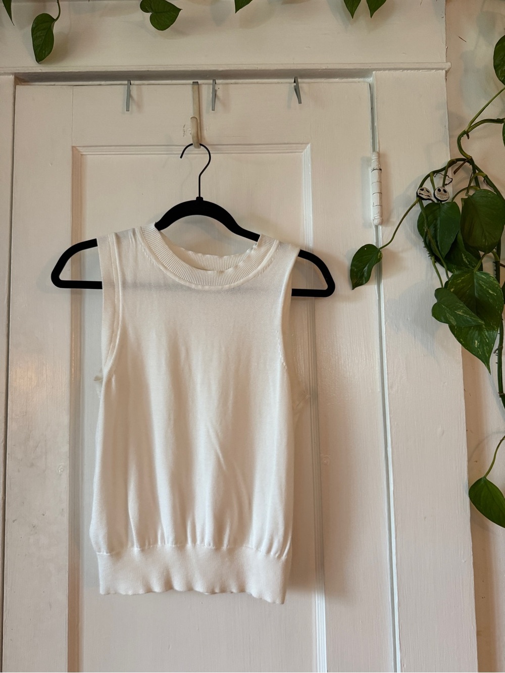Sleeveless Knit Tank Top - Cream
